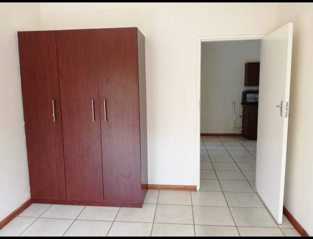 2 BEDROOM PROPERTY TO RENT IN BULT WEST